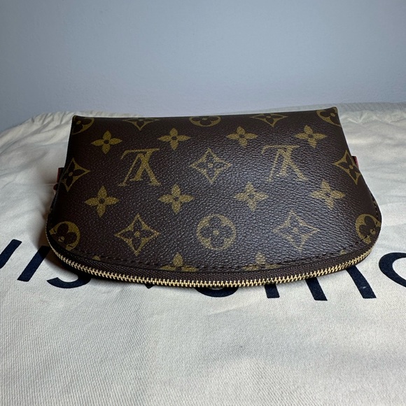 Louis Vuitton Cosmetic Pouch - Picture 5 of 7
